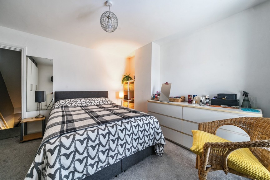 2 bedroom House for Sale High Street, Arlesey, Bedfordshire