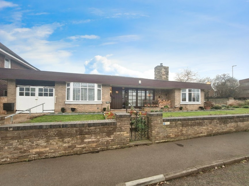 3 bedroom Bungalow for Sale Saffron Road, Biggleswade, Bedfordshire