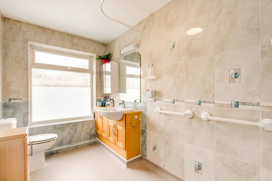 3 bedroom Bungalow for Sale Saffron Road, Biggleswade, Bedfordshire