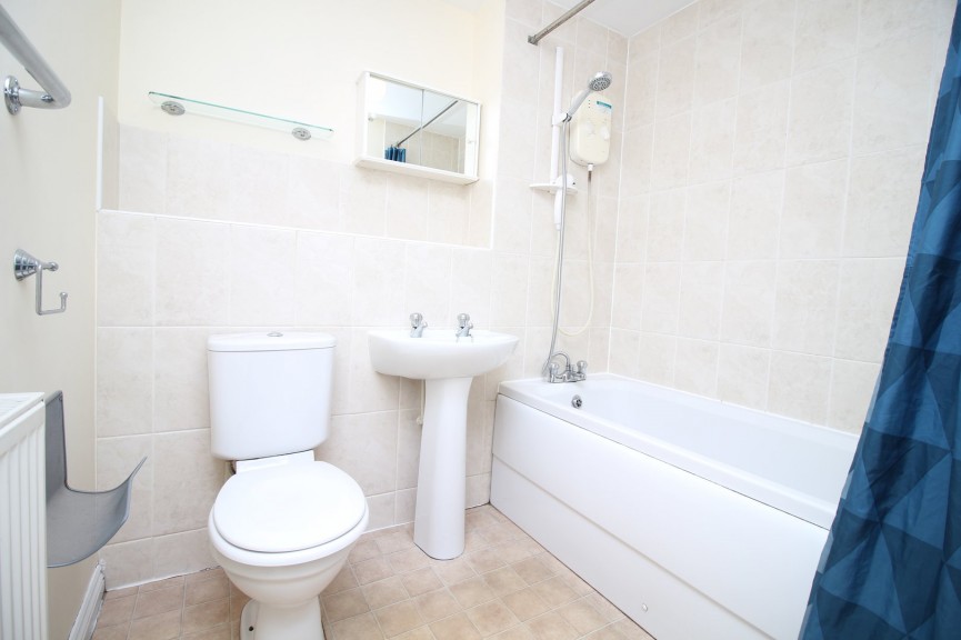 2 bedroom Flat for Letting St Lukes Court, Hatfield, Hertfordshire