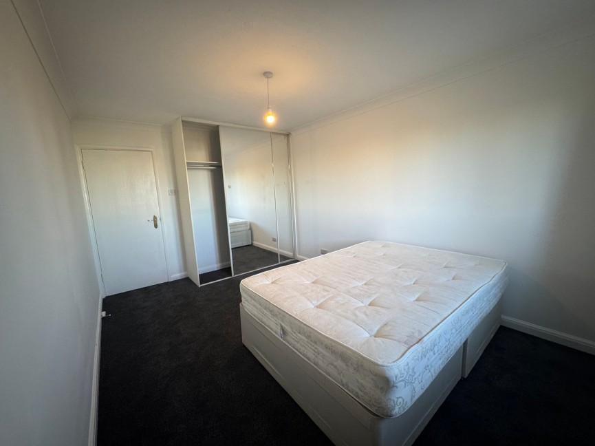 2 bedroom Flat for Letting Walsingham Close, Hatfield, Hertfordshire