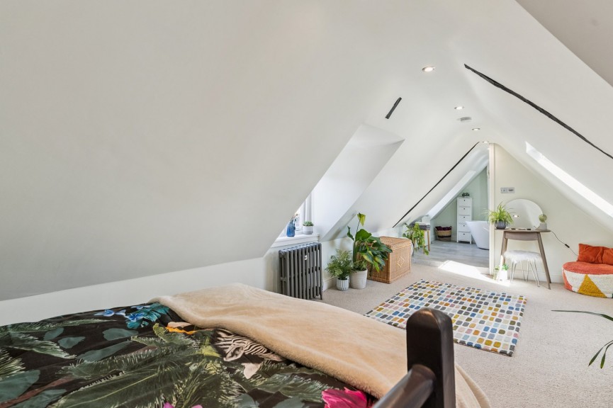 3 bedroom House for Sale Tilehouse Street, Hitchin, Hertfordshire