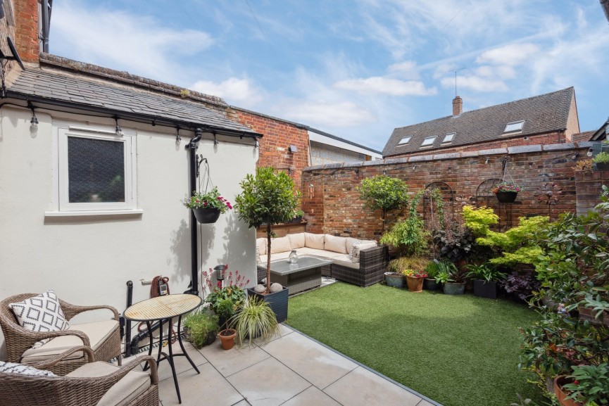 3 bedroom House for Sale Tilehouse Street, Hitchin, Hertfordshire