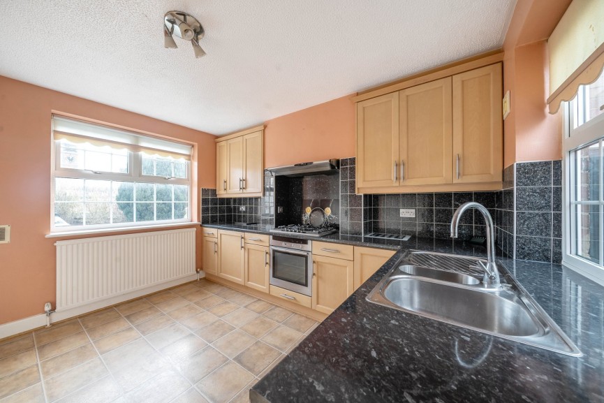 3 bedroom House for Sale High Street, Westoning, Bedfordshire