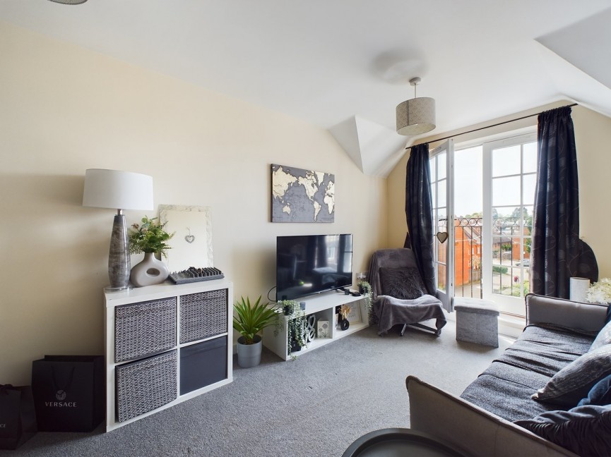2 bedroom Flat for Sale Whinbush Road, Hitchin, Hertfordshire