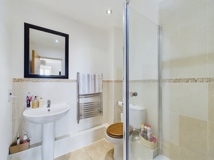 2 bedroom Flat for Sale Whinbush Road, Hitchin, Hertfordshire