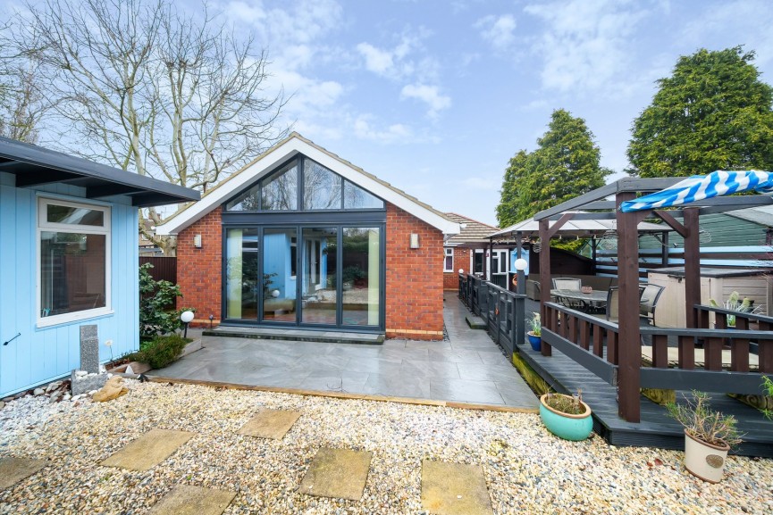3 bedroom Bungalow for Sale Stotfold, Hitchin, Bedfordshire