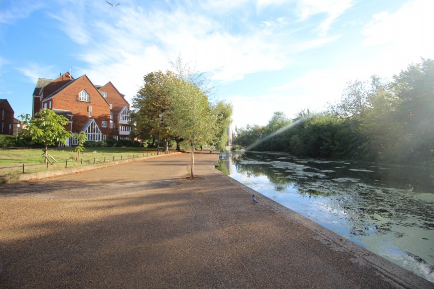 Sovereigns Quay, Bedford