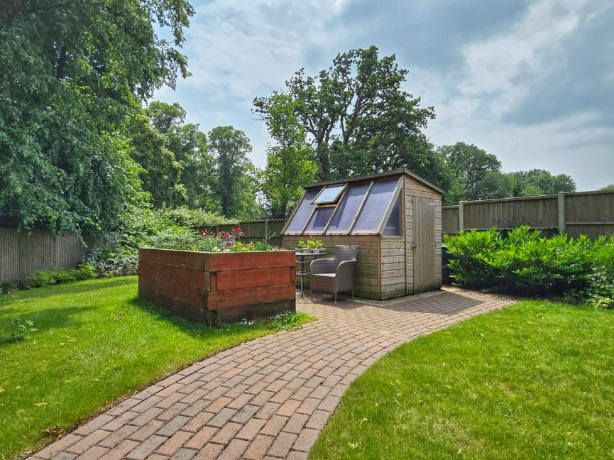 2 bedroom Flat for Sale Ampthill, Bedfordshire