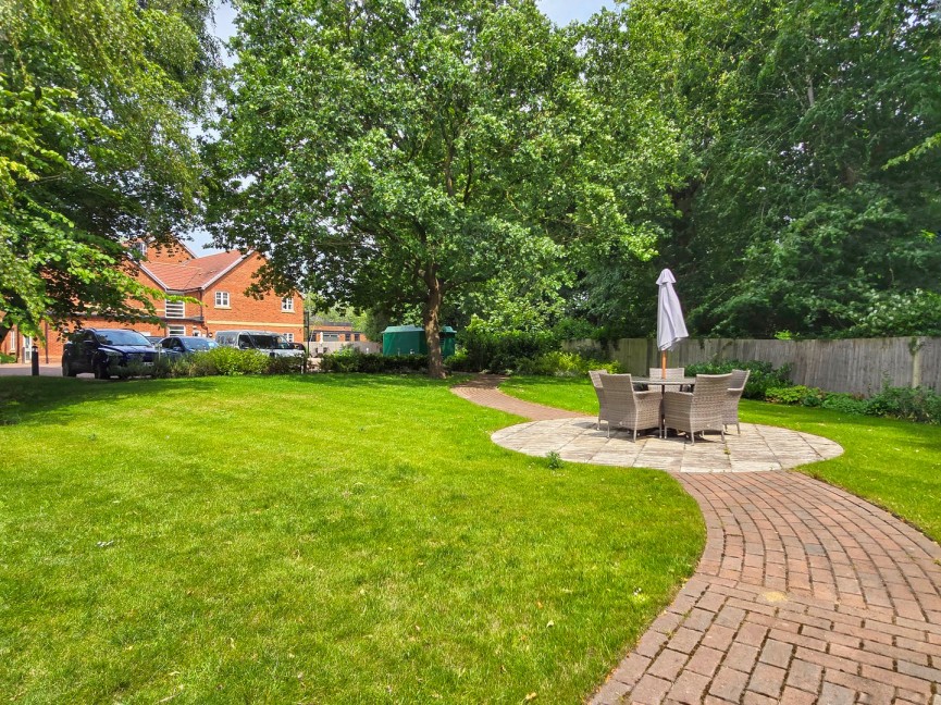 2 bedroom Flat for Sale Ampthill, Bedfordshire