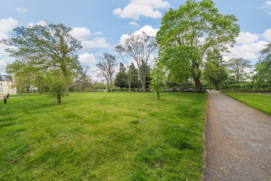 Kingsley Avenue, Fairfield Park, Bedfordshire