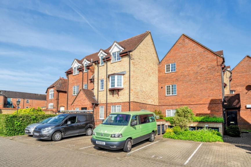 St Francis Court, Shefford, Bedfordshire