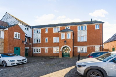 Coopers Court, Shefford, Bedfordshire