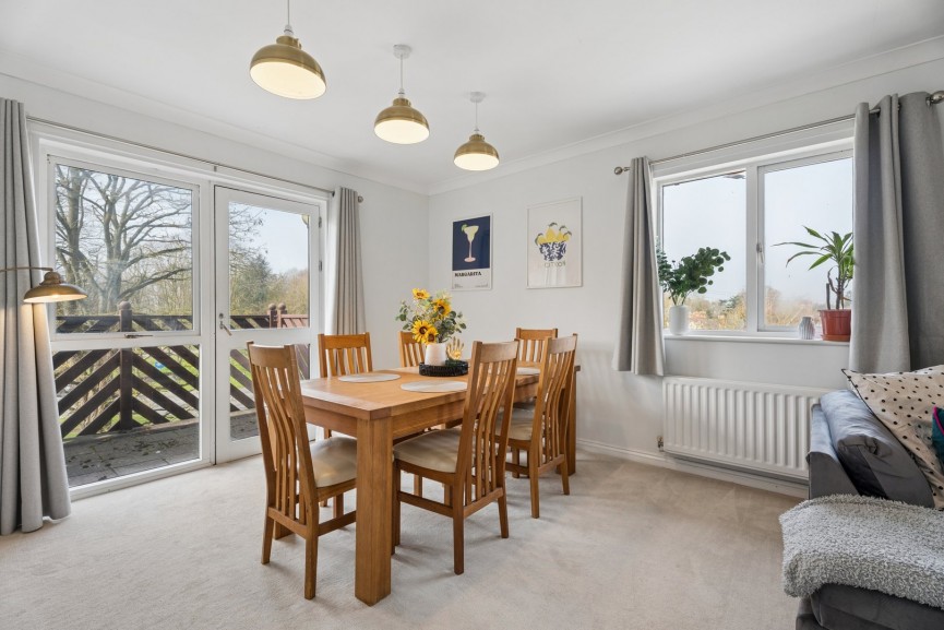 2 bedroom Flat for Sale London Road, Hitchin, Hertfordshire