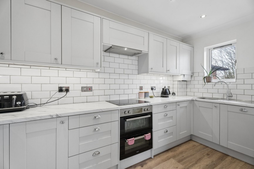 2 bedroom Flat for Sale London Road, Hitchin, Hertfordshire