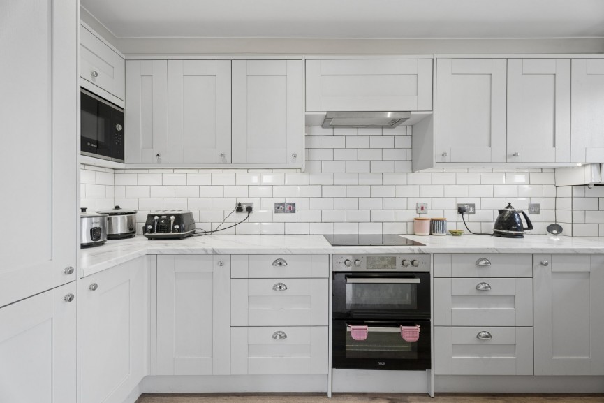 2 bedroom Flat for Sale London Road, Hitchin, Hertfordshire