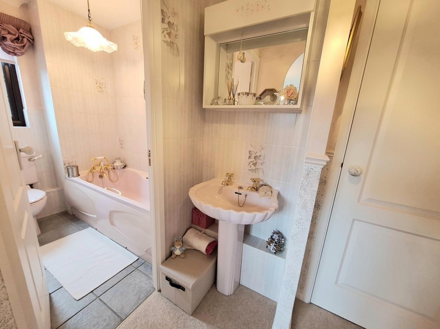 4 bedroom House for Sale Dells Lane, Biggleswade, Bedfordshire