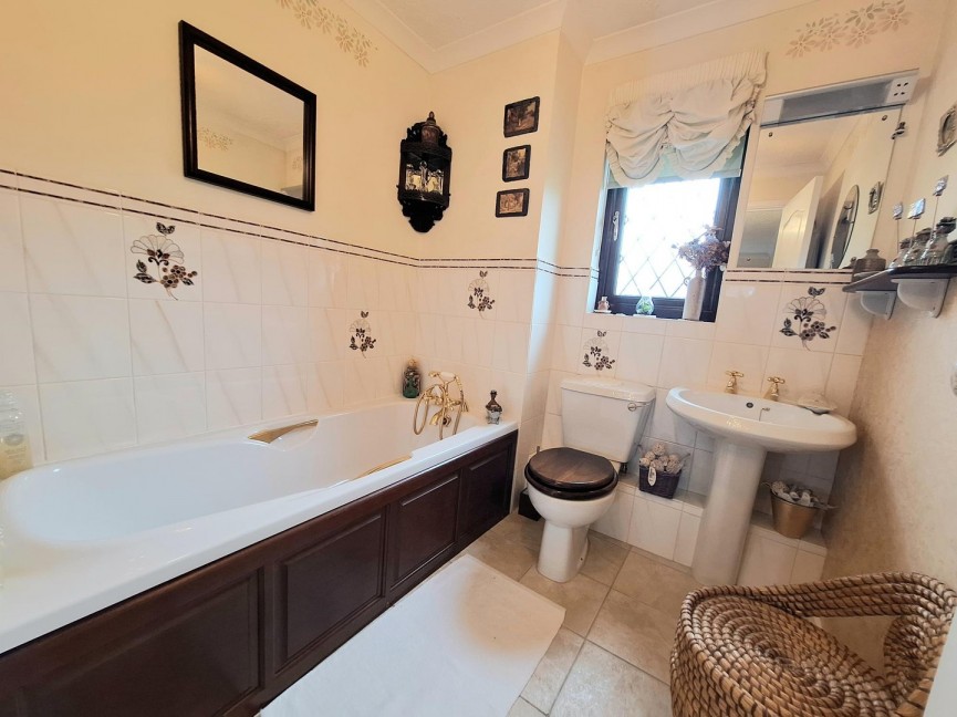 4 bedroom House for Sale Dells Lane, Biggleswade, Bedfordshire