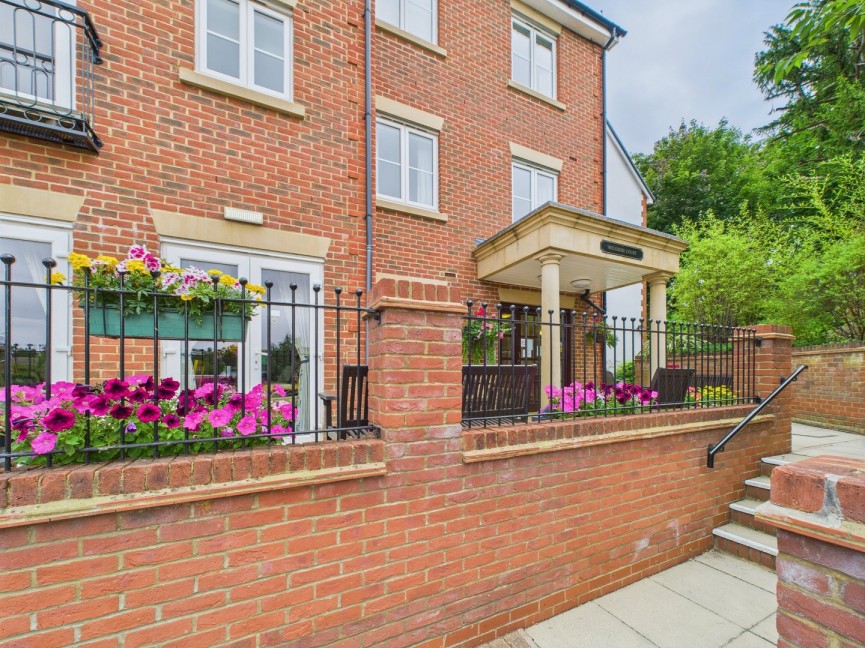 1 bedroom Flat for Sale Queen Street, Hitchin, Hertfordshire