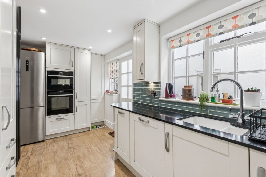 4 bedroom House for Sale Hitchin Hill Path, Hitchin, Hertfordshire