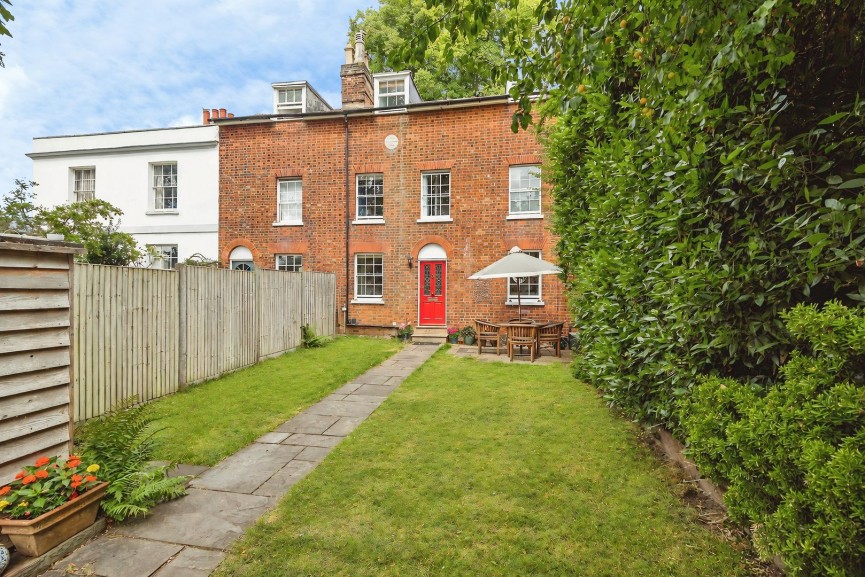 4 bedroom House for Sale Hitchin Hill Path, Hitchin, Hertfordshire