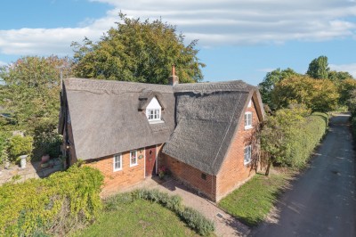 Lilley, Luton