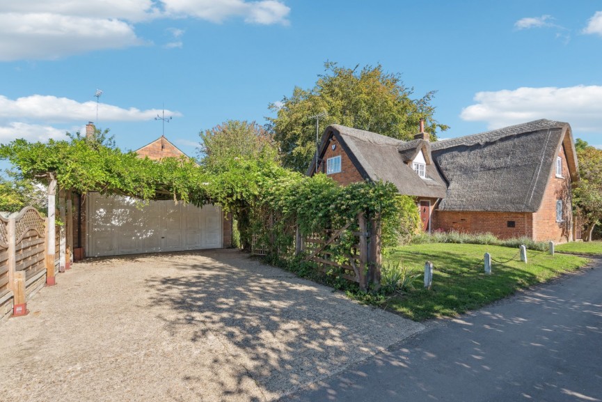 3 bedroom House for Sale Lilley, Luton