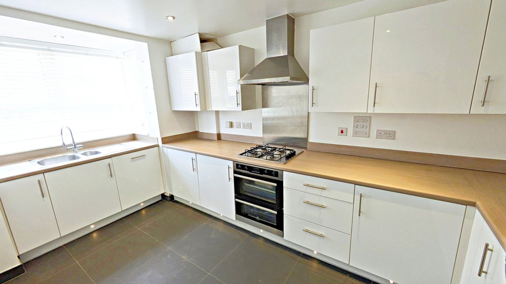 Sparrowhawk Place, Hatfield, Hertfordshire