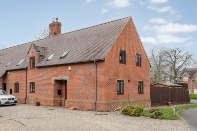 Manor Gardens, Westoning, Bedfordshire