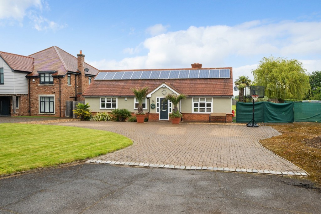 Shefford Road, Meppershall, Bedfordshire