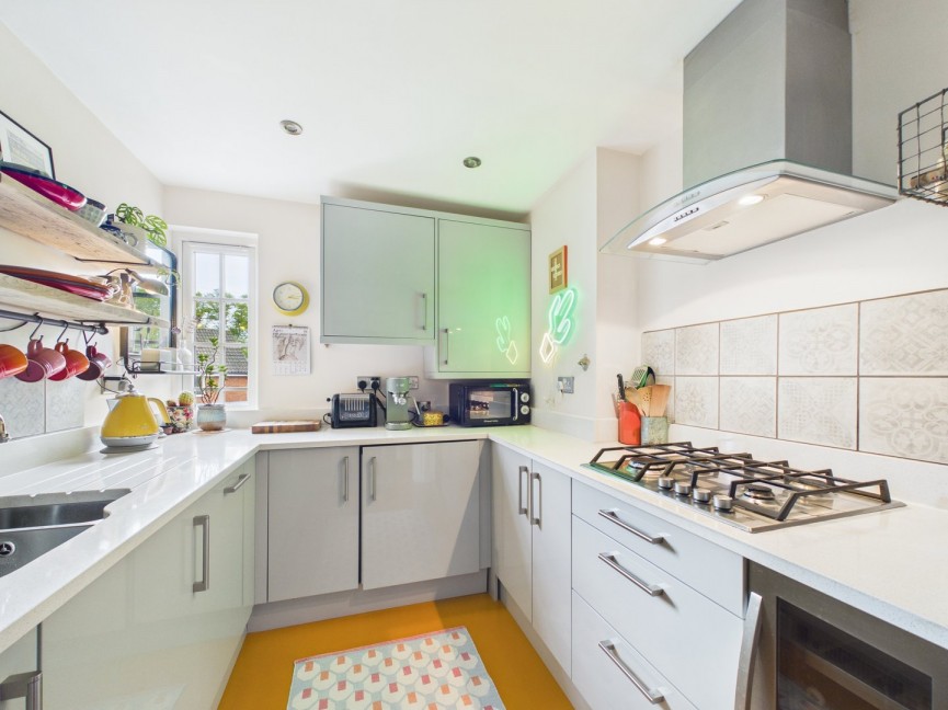2 bedroom Flat for Sale Oughton Head Way, Hitchin, Hertfordshire