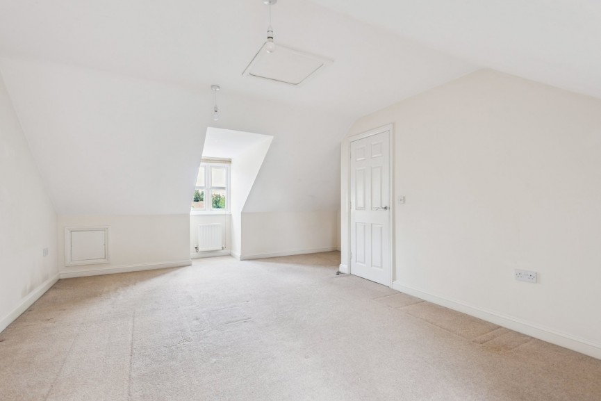 3 bedroom House for Sale Ninesprings Way, Hitchin, Hertfordshire