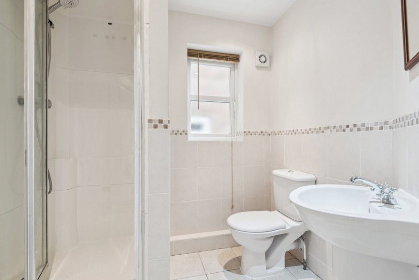 3 bedroom House for Sale Ninesprings Way, Hitchin, Hertfordshire
