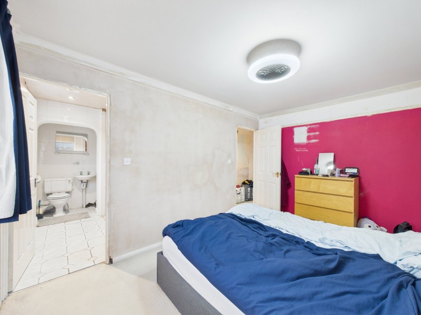 4 bedroom House for Sale Goodwood Road, Royston, Hertfordshire