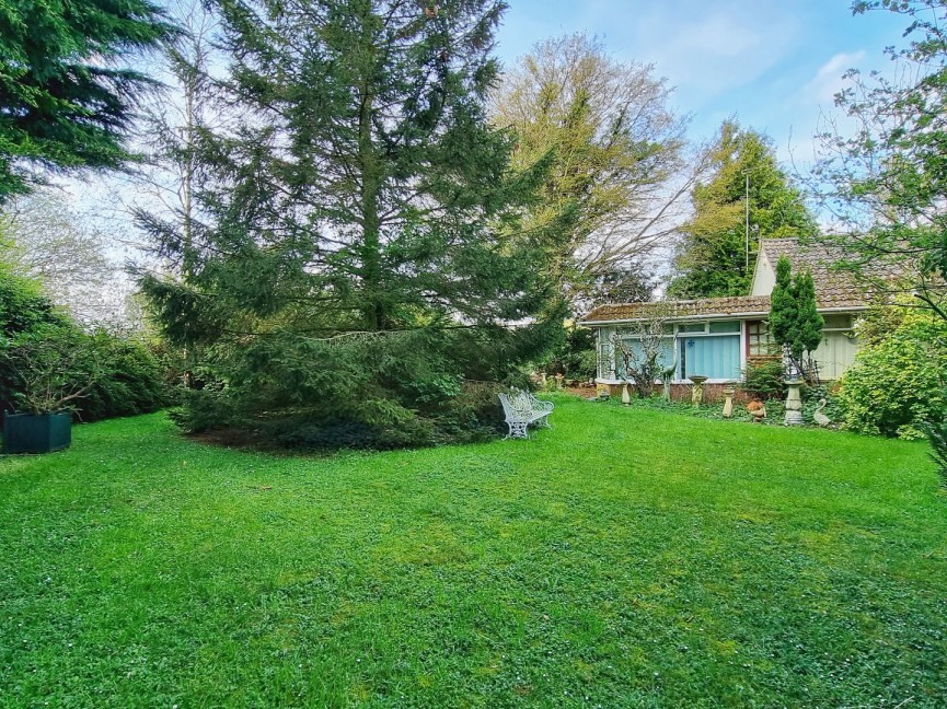 2 bedroom Bungalow for Sale Streatley, Bedfordshire