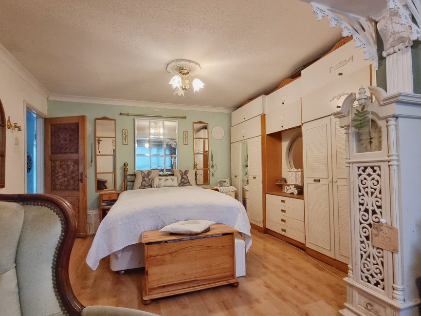 2 bedroom Bungalow for Sale Streatley, Bedfordshire