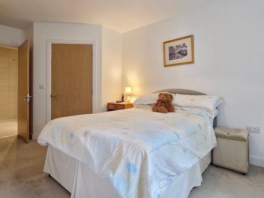 2 bedroom Flat for Sale Ampthill, Bedfordshire