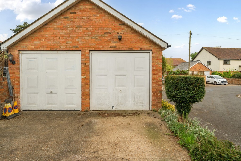 High Street, Henlow, Bedfordshire