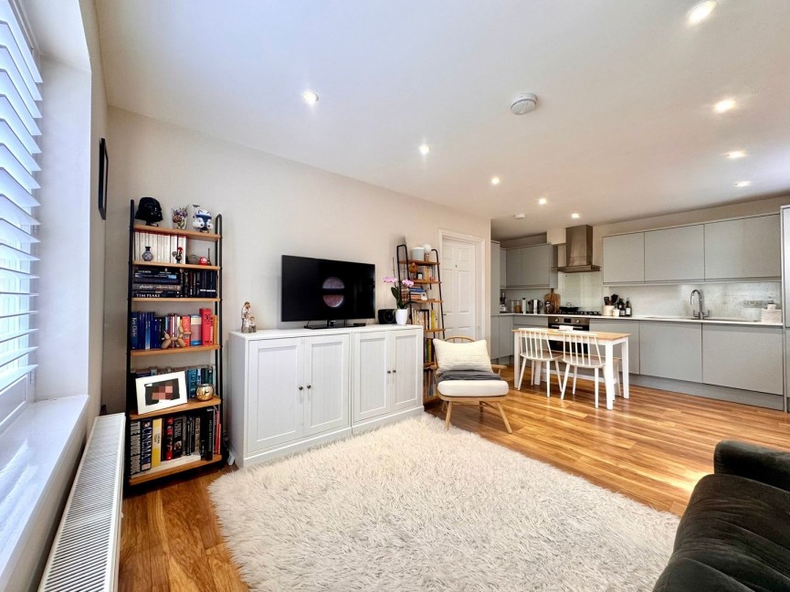 2 bedroom Flat for Sale Church Street, Baldock, Herts