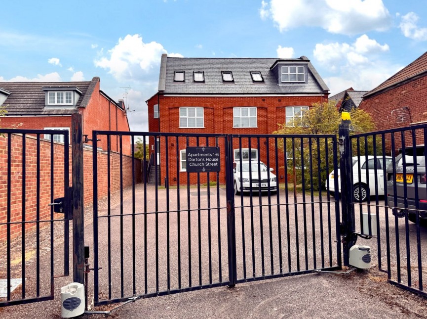 2 bedroom Flat for Sale Church Street, Baldock, Herts