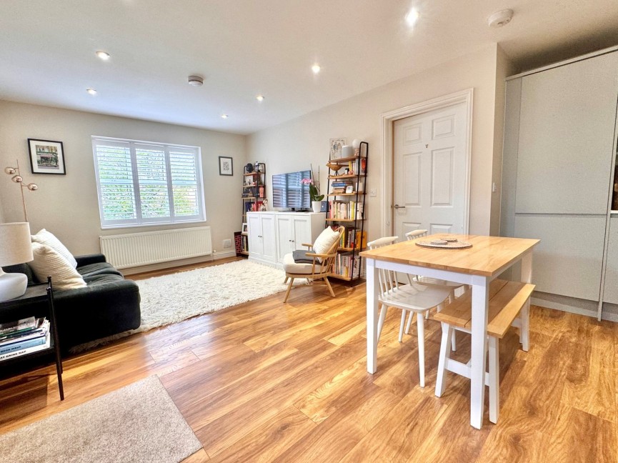2 bedroom Flat for Sale Church Street, Baldock, Herts