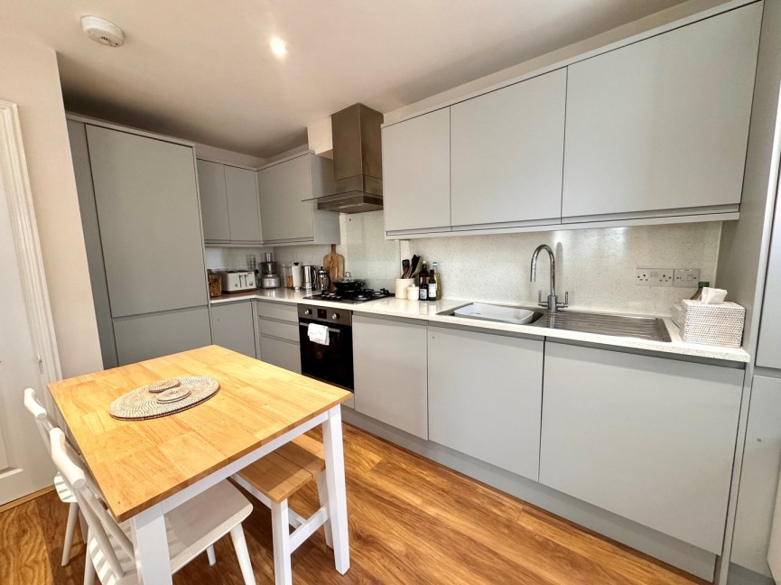 2 bedroom Flat for Sale Church Street, Baldock, Herts