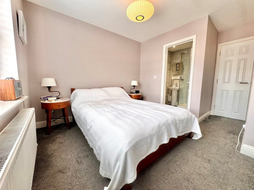 2 bedroom Flat for Sale Church Street, Baldock, Herts