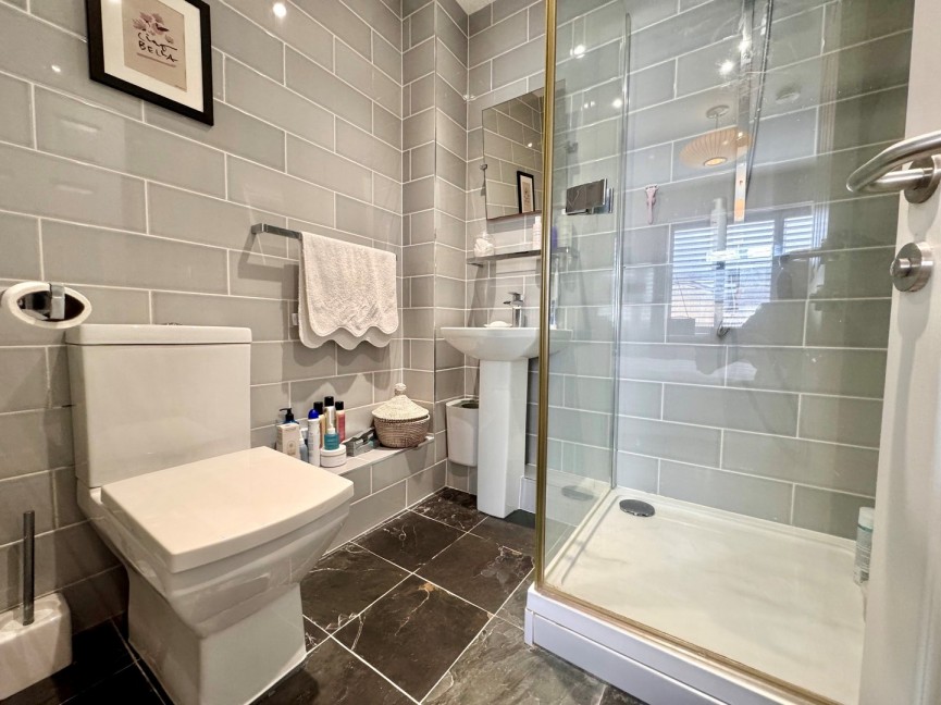 2 bedroom Flat for Sale Church Street, Baldock, Herts