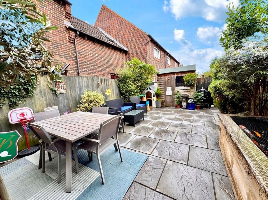 2 bedroom House for Sale Page Close, Baldock, Hertfordshire