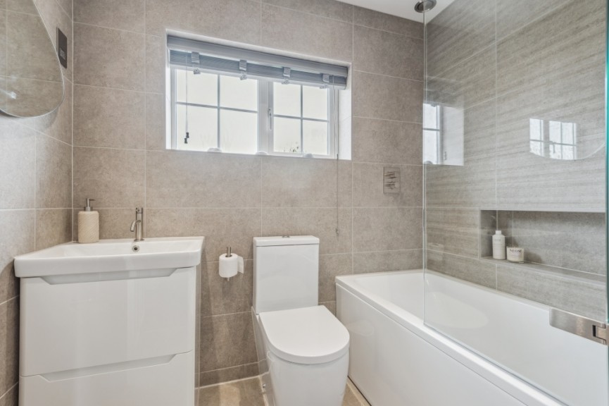 Station Close, Henlow, Bedfordshire