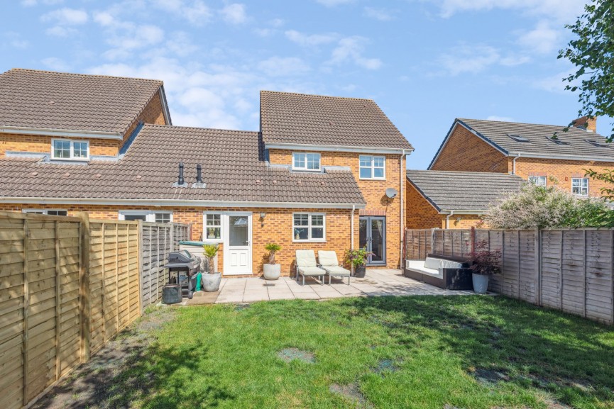 Station Close, Henlow, Bedfordshire