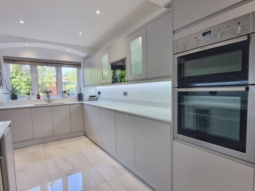 Great Bramingham Lane, Luton, Bedfordshire