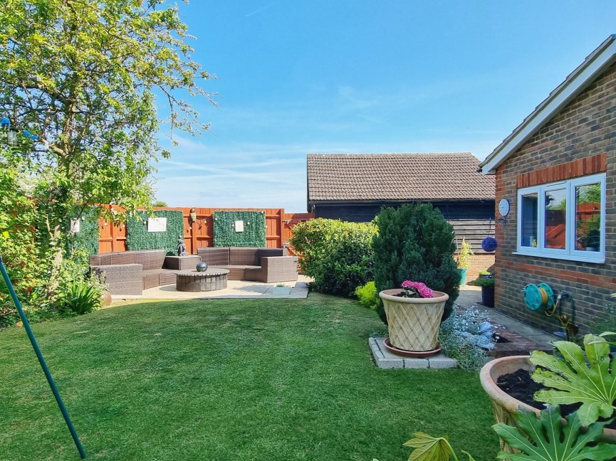 Great Bramingham Lane, Luton, Bedfordshire