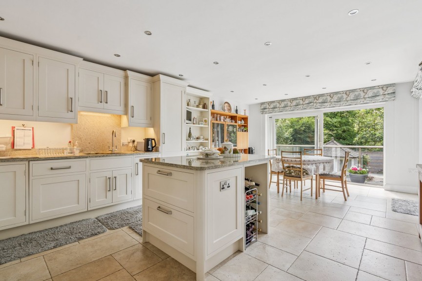 2 bedroom Bungalow for Sale Hawthorn Close, Hitchin, Hertfordshire